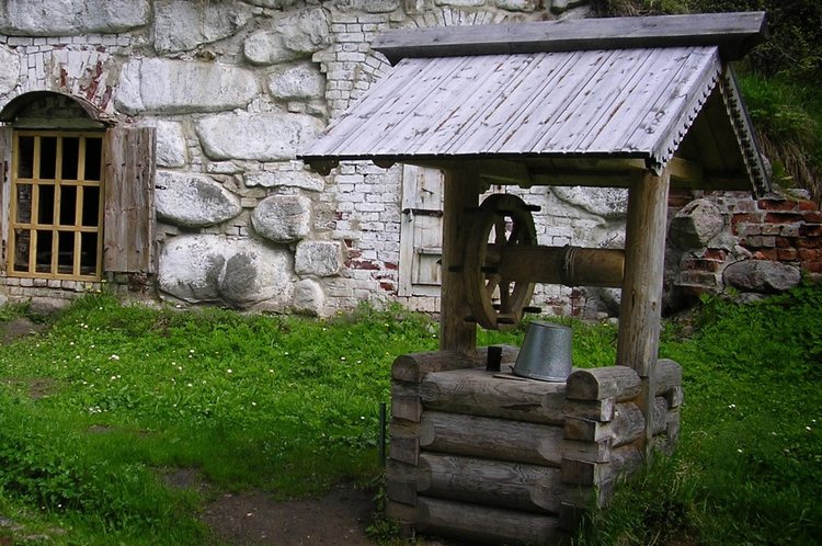 Brunnen mit Wellrad