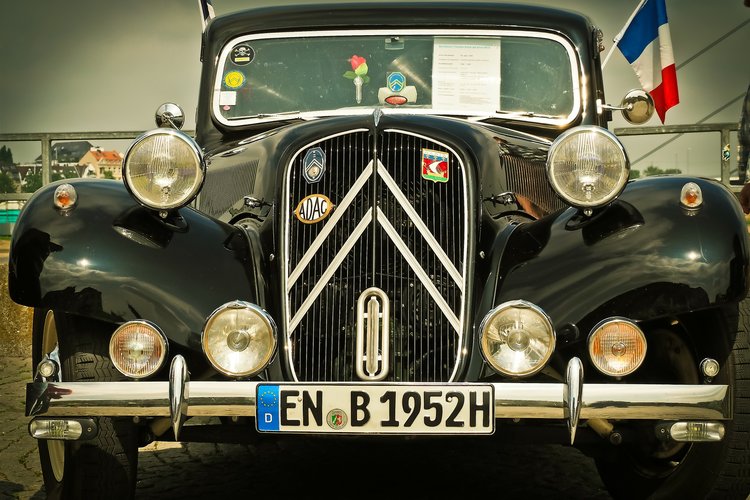 Citroen Traction Avant - Aufbau: selbsttragende Karosserie