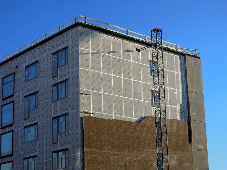 Mehrschichtige Gebäudewand