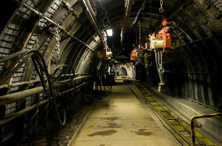 Stollen im Bergwerk