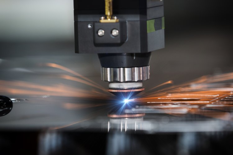 Modernes CNC - Laser-Schweißen Modernes CNC - Laser-Schweißen