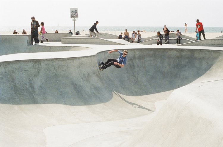 Auch ein Skater unterliegt der Hangabtriebskraft